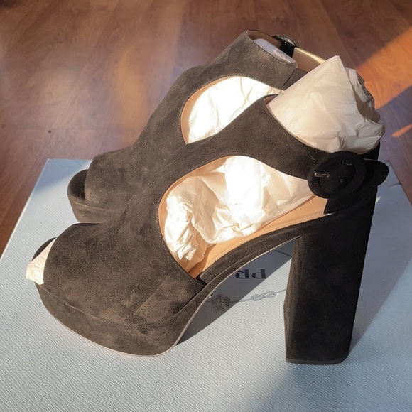 Prada Black Suede Platform Heel Pumps Size 39.5 - Picture 9 of 12